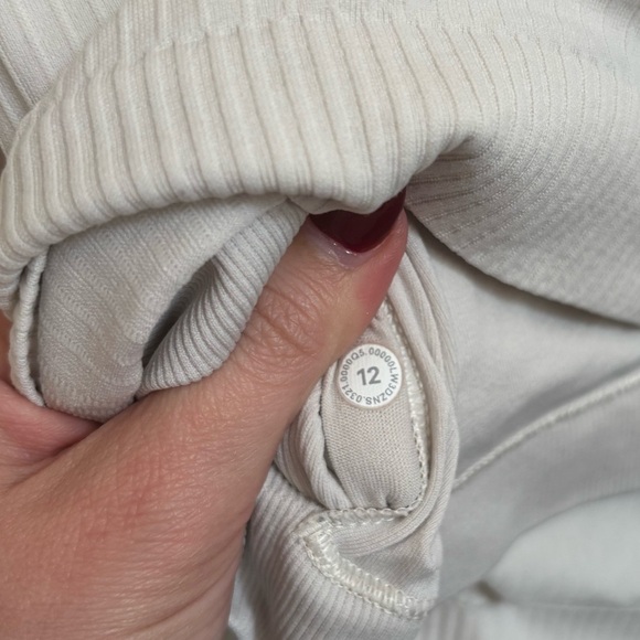 Lululemon Ebb to Street Ribbed Cropped Long Sleeve in Bone Size 12 Yoga Pilates - Picture 2 of 3